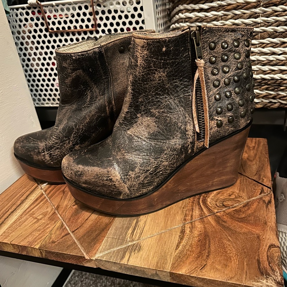 Bedstu ankle booties wedges